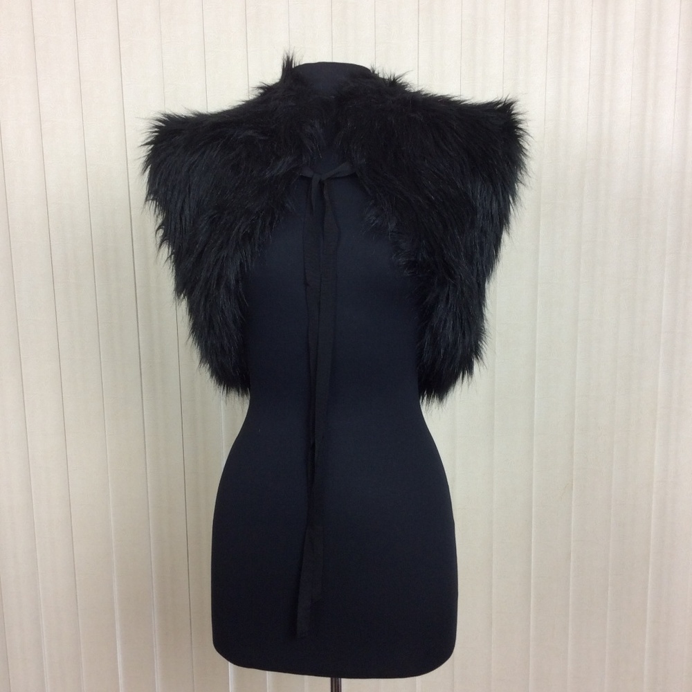 Vera Wang Black Faux Fur Cape